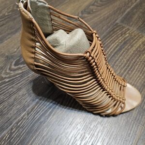 Vince Camuto Alsandra Caged Bootie Open Toe High Heels Shoes 7 Cognac Ankle Zip